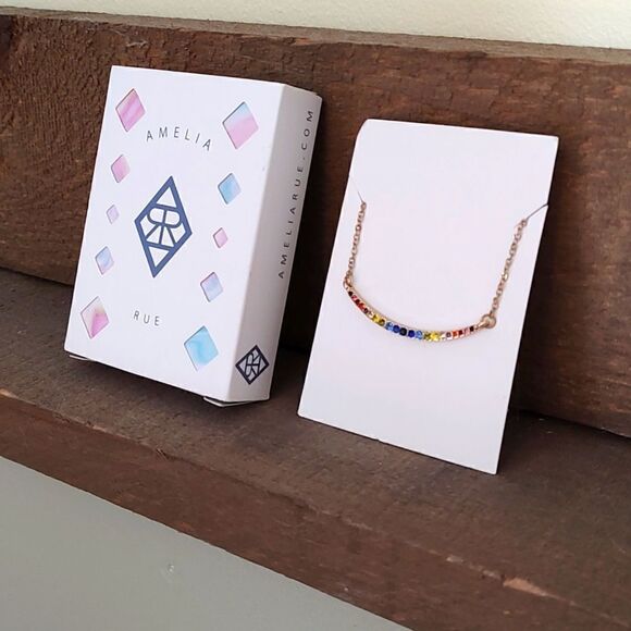 New In‎ Box Amelia Rue Gold Curved Bar Rainbow Rhinestone Necklace - Picture 6 of 7